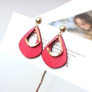 Kaylie Magenta Pink Press Cut Wood Gold Layer Teardrop Earrings Gift Packaged